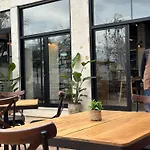 Garden Boutique 4* 地拉那