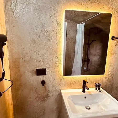 Garden Boutique 4* טיראנה