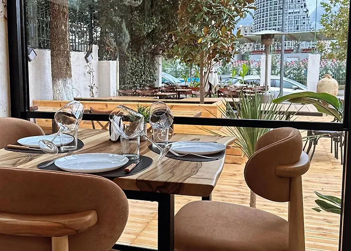 Garden Boutique فندق تيرانا